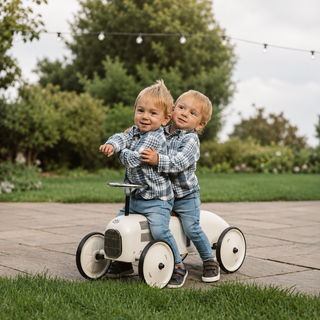 Vilac Vintage Metal Ride-On Car – Bone