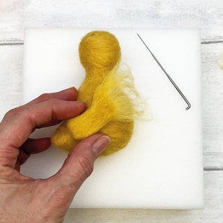 Berlin & Bath Fluffy Ducks Needle Felting Kit – Make 2 Wool Ducks – Craft Kit for Adults & Teens