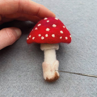 Bergin & Bath Toadstool Needle Felting Kit for Adults – Beginners’ Mushroom Craft Kit