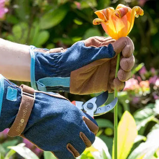Burgon & Ball Love the Glove navy and tan gardening gloves