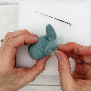 Bergin & Bath Whales Needle Felting Kit for Beginners – Make Two Wool Whales