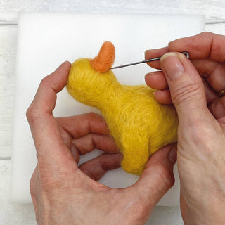 Berlin & Bath Fluffy Ducks Needle Felting Kit – Make 2 Wool Ducks – Craft Kit for Adults & Teens